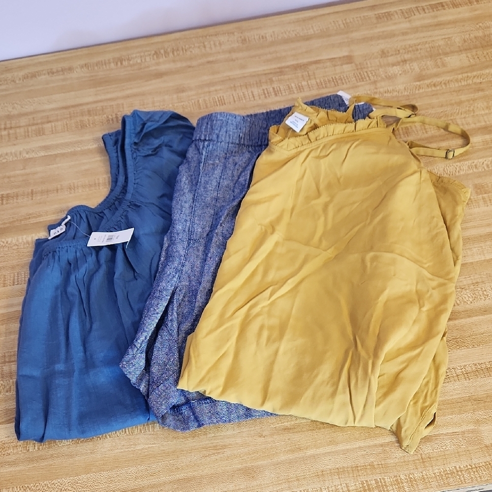 (3) Bundle 2 Tops XXL and 1 High Rise Short XL, - Picture 2 of 16